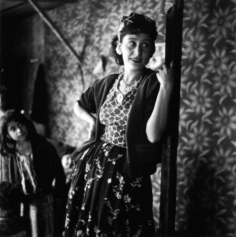 Atelier_Robert_Doisneau__Galeries_virtuelles_des_photographies_de_Doisneau___Gitans.jpg