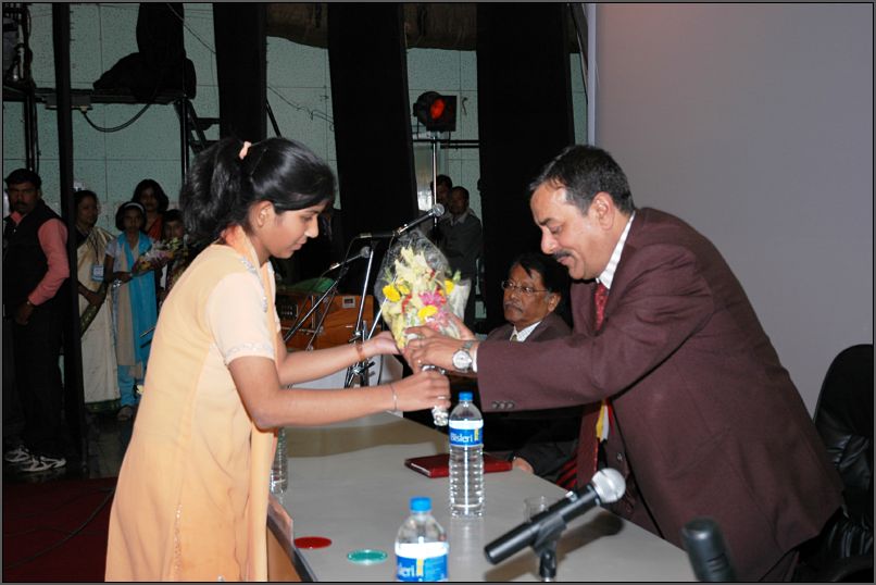 33_Welcome_Chief_Guest_.jpg