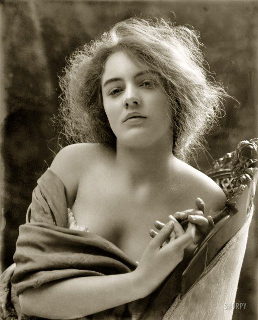 Circa_1900.___Thisbe.__.jpg