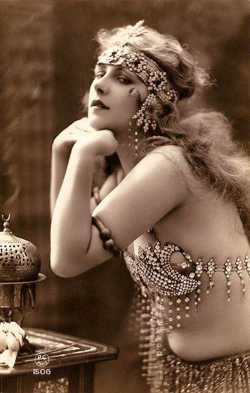 Vintage_1900s_beauty.jpg