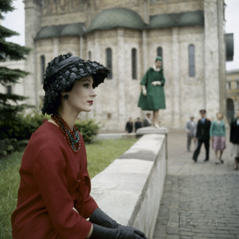 dior_models_in_soviet_union_for_officially_sanctioned_fashion_show.jpg