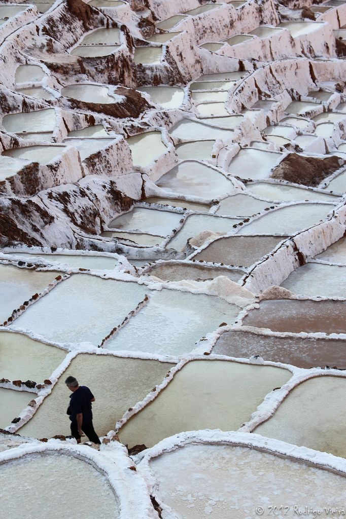salt_beds_in_Peru.jpg
