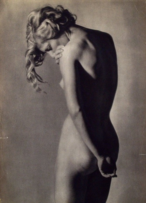 Man_Ray___Remy_Duval__1930.jpg