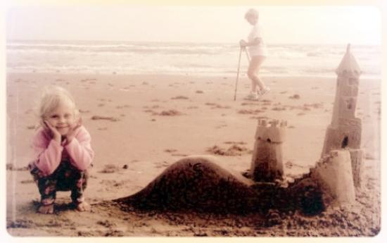 sandy_feet_sand_castle.jpg