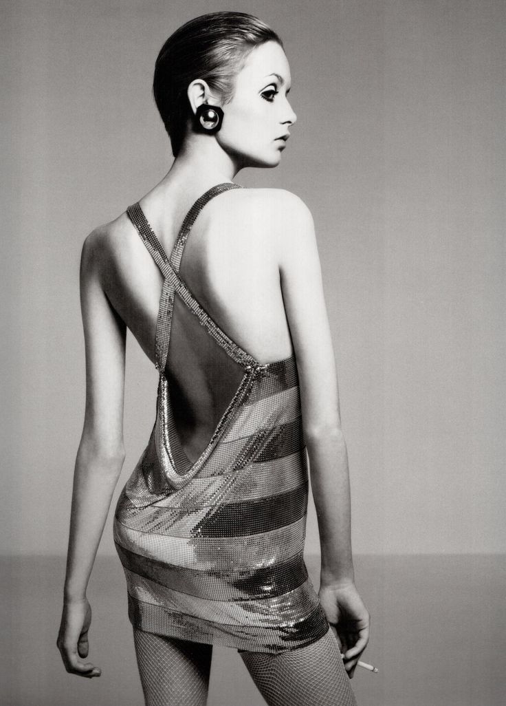 Twiggy_by_Richard_Avedon__1967_.jpg