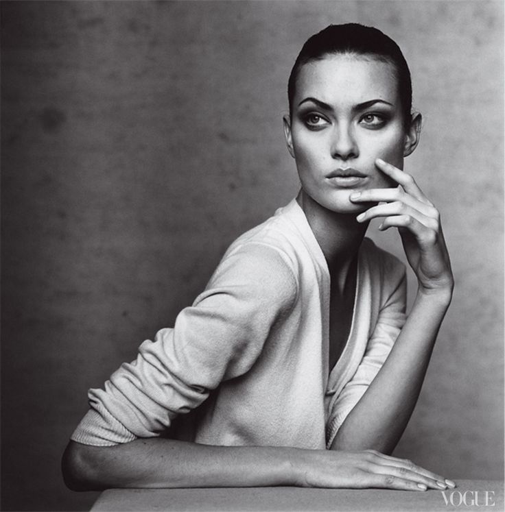 Shalom_Harlow_Photographed_by_Irving_Penn__Vogue__1996.jpg