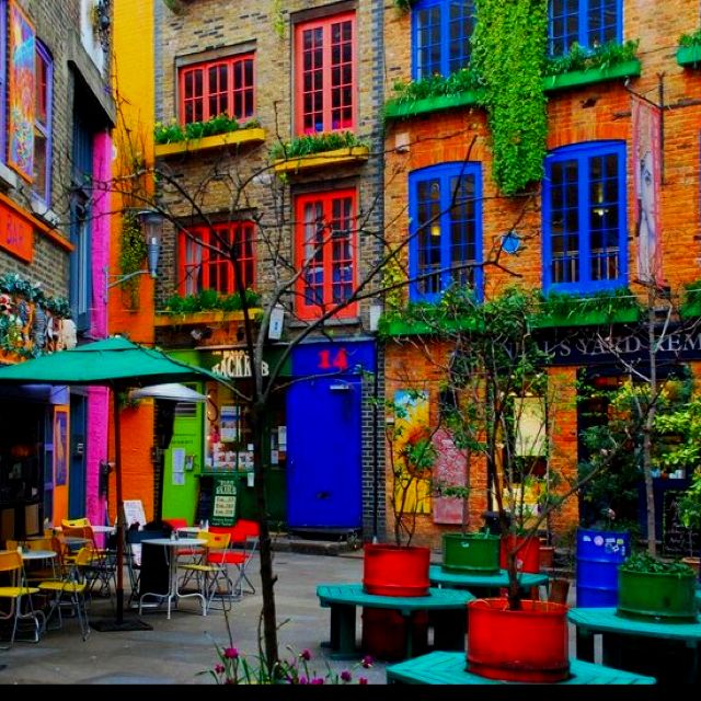 Neil__s_at_Covent_Garden__London.jpg