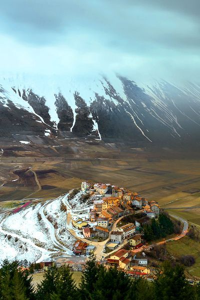 Monti_Sibillini_National_Park__Italy.jpg