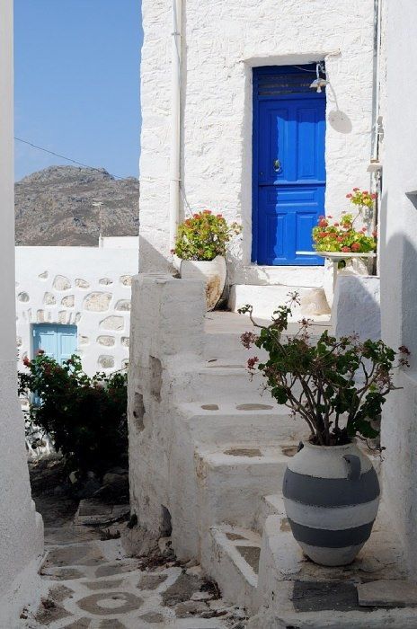 House_in_Chora__Serifos.jpg