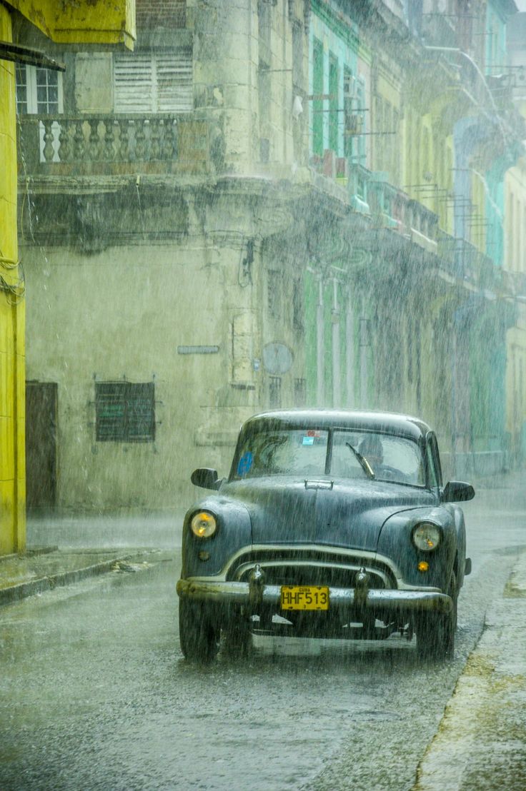 Havana_in_rain_by_Marcin_Jucha.jpg