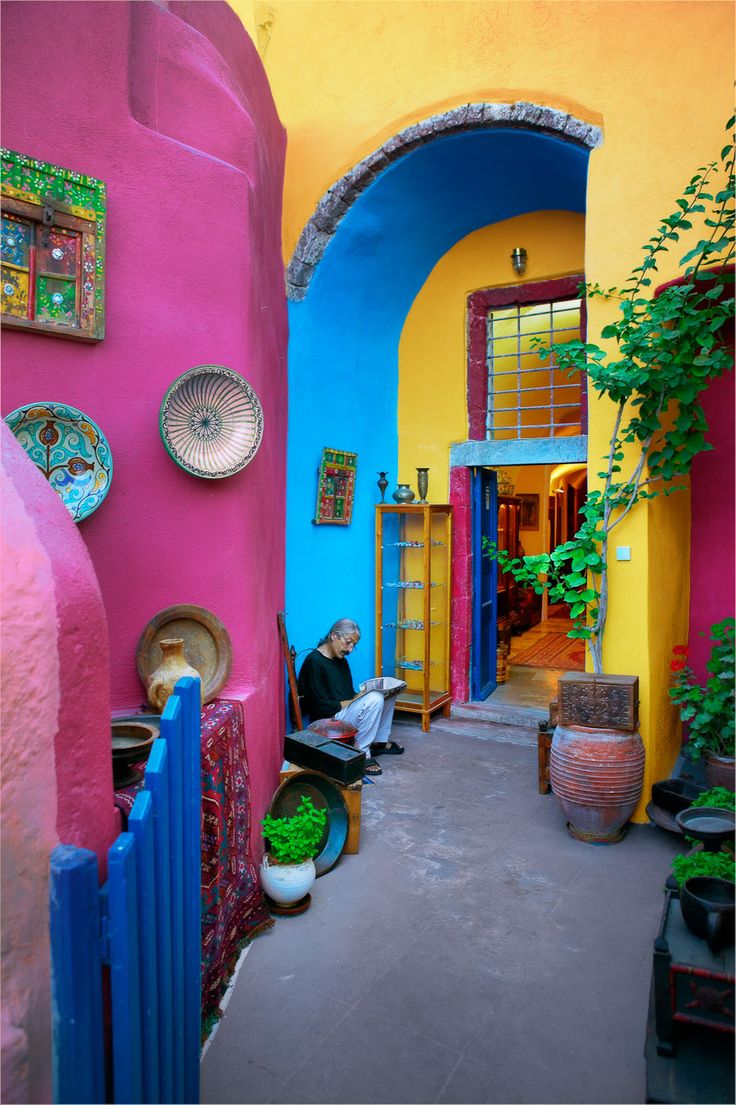 An_artist_s_studio_in_Oia__Santorini..jpg