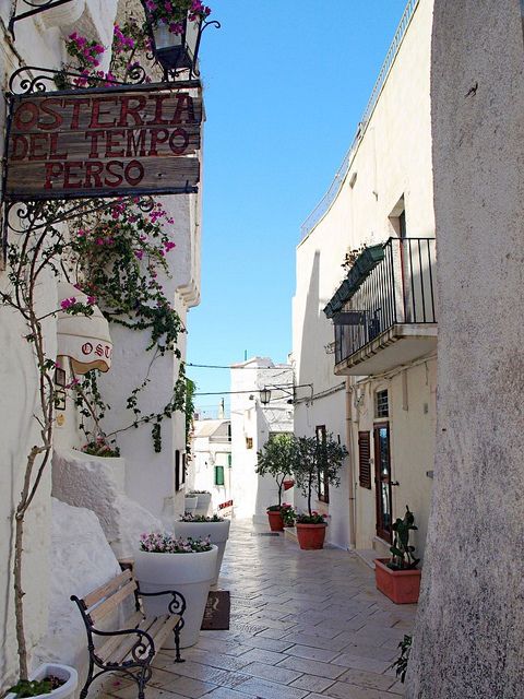 La_citt___bianca__Ostuni__province_of_Brindisi___region_of_Puglia__Italy.jpg