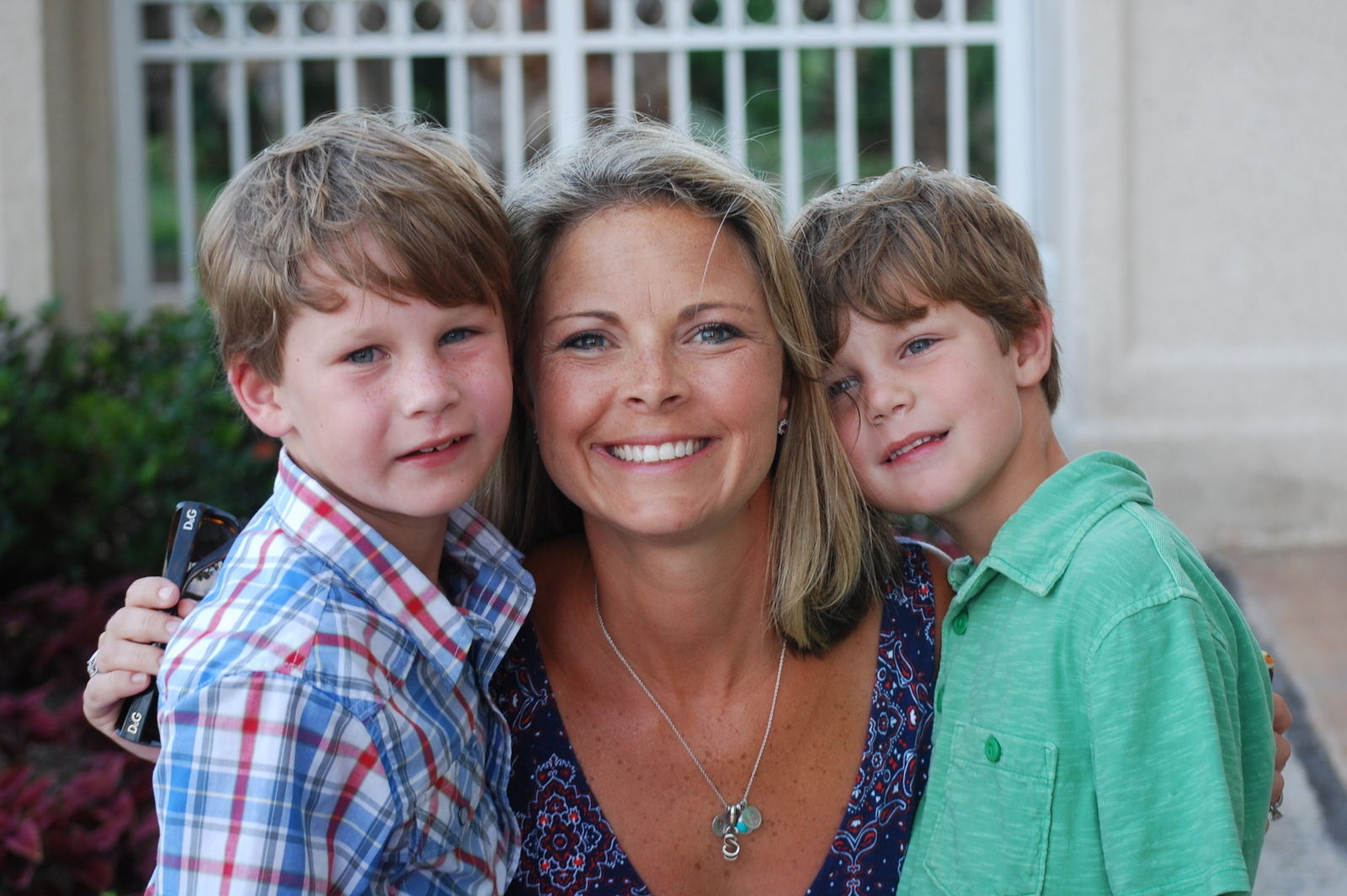 Mom_and_her_boys.JPG