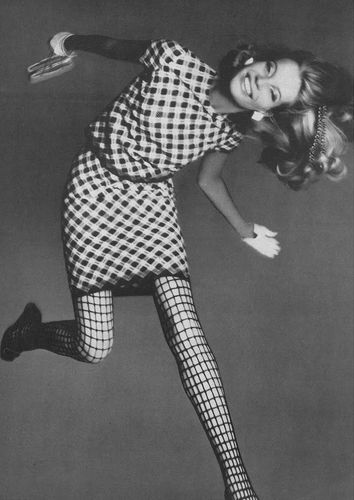 Veruschka_by_Richard_Avedon__US_Vogue__1967.jpg