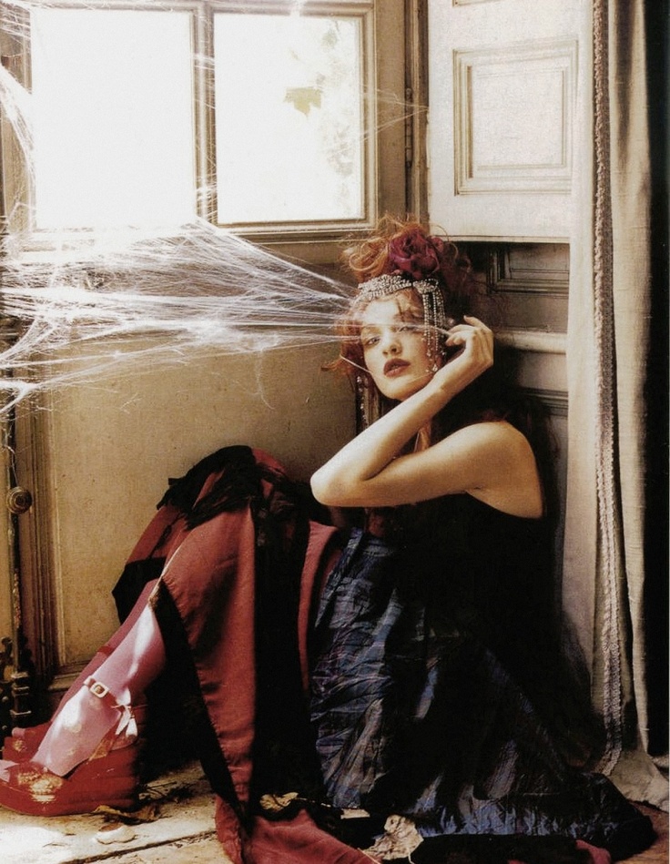 Anna_Maria_Jagodzinska_for_Vogue_Italia_by_Ellen_Von_Unwerth..jpg