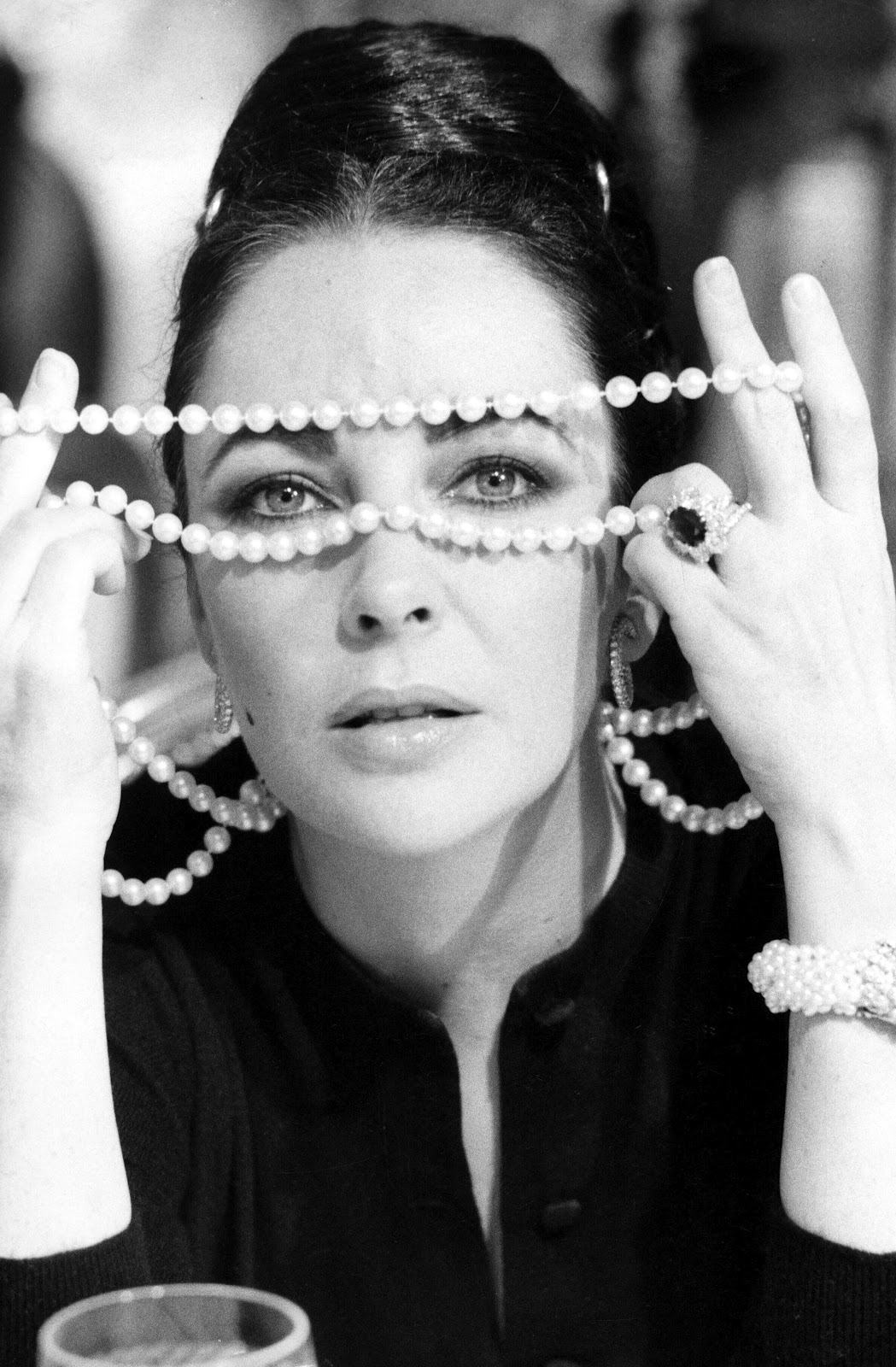 Elizabeth_Taylor_1974.jpg