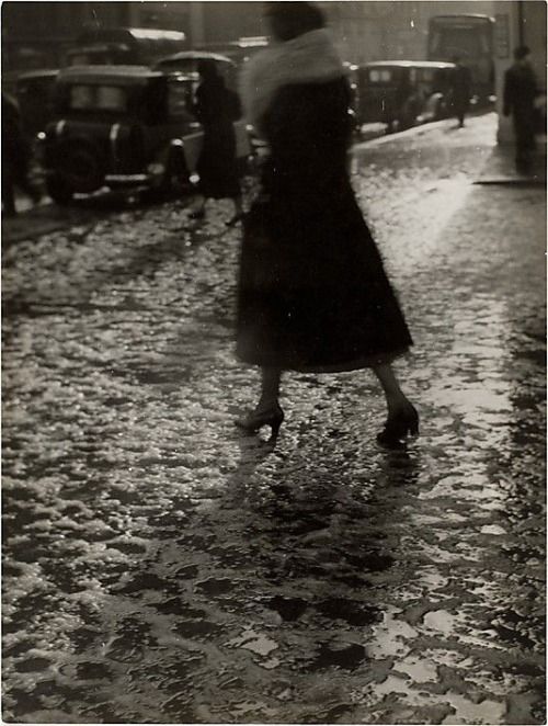 Jour_de_Pluie_aux_Champs_Elys__es__1931..jpg