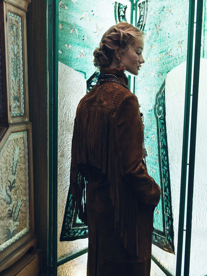Rosie_Huntington_Whiteley_Vogue_Korea_November_2015_Photoshoot06.jpg