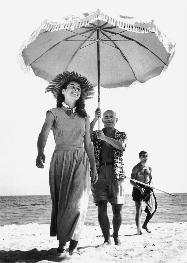 Robert_Capa._Pablo_Picasso_et_Francoise_Gilot._1948.jpg