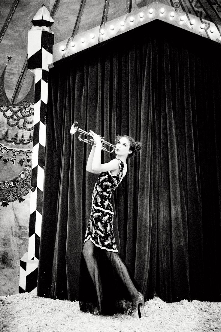 Rasa_Zukauskaite_by_Ellen_von_Unwerth_In_Magical_Mystery_Tour.jpg