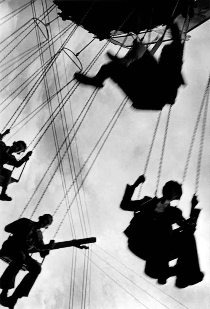 In_the_annual_Easter_fair__Sevilla__April_1935._by_Robert_Capa.jpg