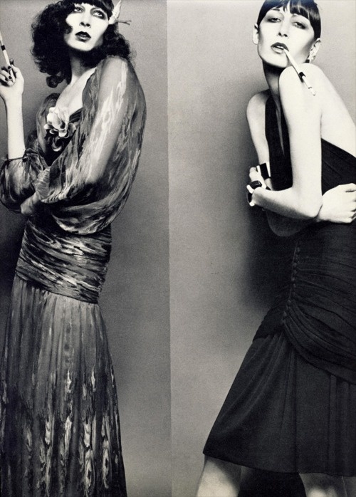 Anjelica_Huston_by_Richard_Avedon.jpg