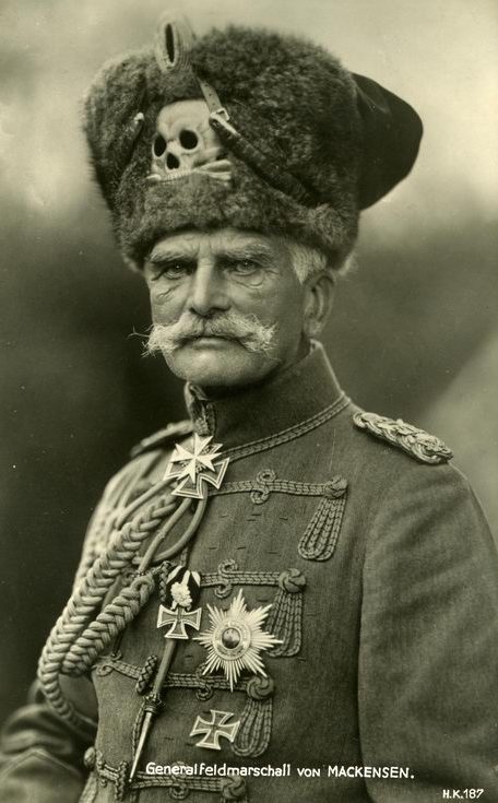 augustvon_mackensen_with_totenkoph.jpg