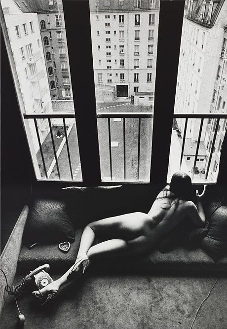 Hinterhof_Akt__Paris__1974._Helmut_Newton.jpg
