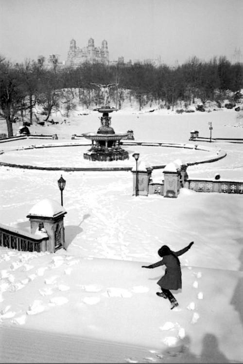 __douard_Boubat_Neige_a_Central_Park__New_York__1964.jpg
