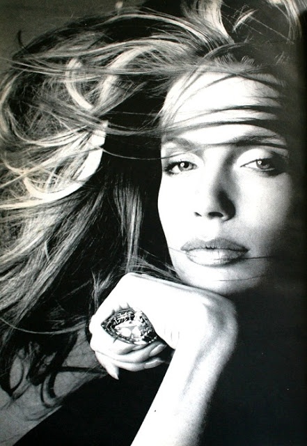Veruschka__one_of_the_great_wonders_of_our_time__here_with_another___the_Great_Chrysanthemum_Diamond._Photo_Richard_Avedon_for_Vogue_US_May_1972.jpg
