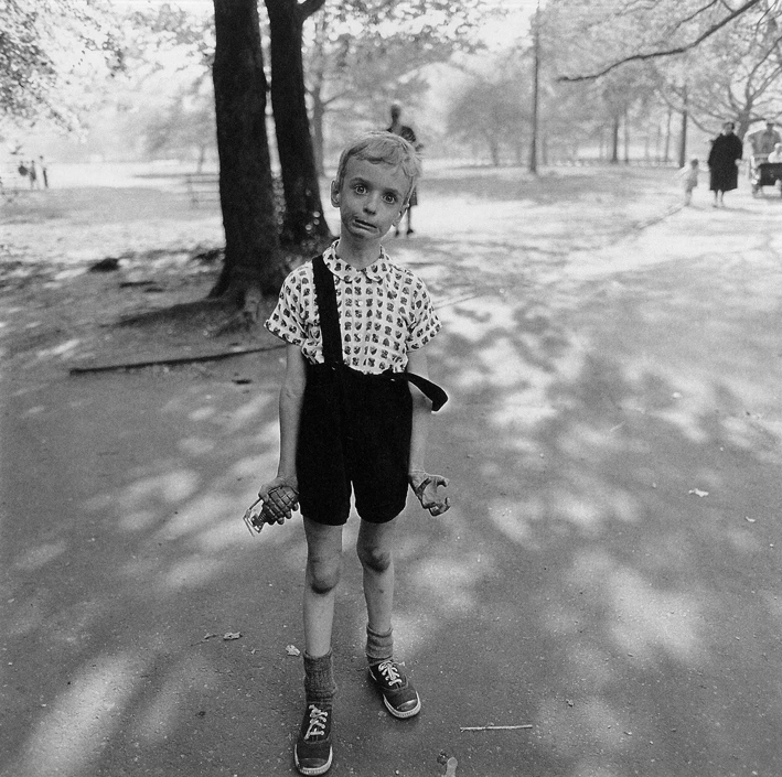 Child_with_Toy_Hand_Grenade_in_Central_Park__New_York_1962__by_Diane_Arbus.jpg