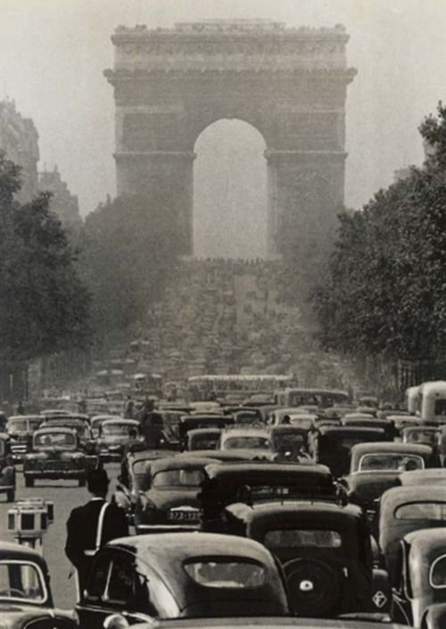Robert_Doisneau__Paris.jpg
