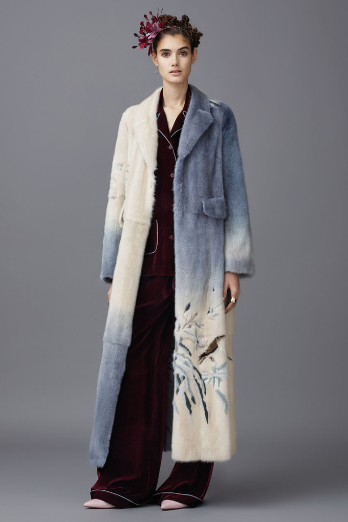 1a1f7404a09f3e799892ff7de4a79dae_valentino_pre_fall_2016_lookbook_67_d7acb26894a3c4ec8a7894ad7f_bbc4130b7d335b379865ce790ee87ab8.jpg