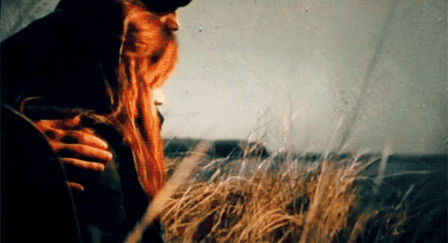 hermione_and_ron_embrace_dh_gif.gif