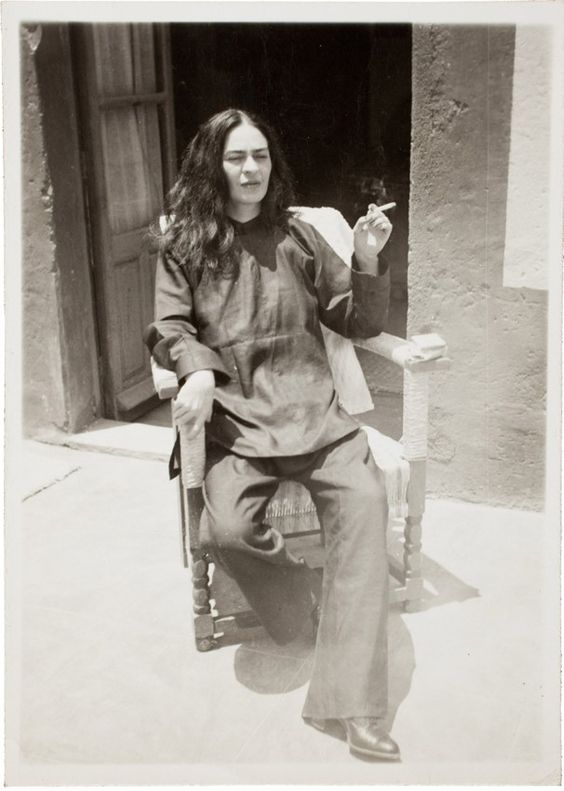Frida_Kahlo_1946.jpg