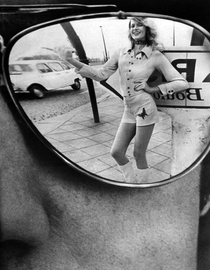 Paris_1971_In_Salvadors_sunglasses__Helmut_Newton_for_French_Vogue.jpg