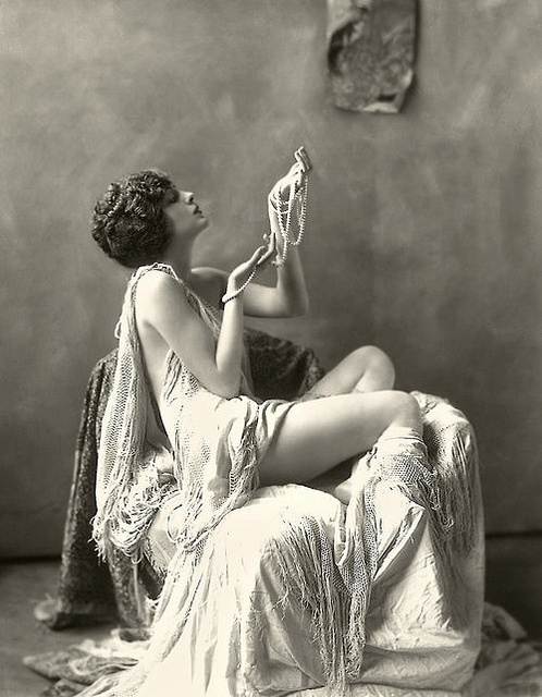 Ziegfeld_Model___Risque___1920s___by_Alfred_Cheney_Johnston.jpg