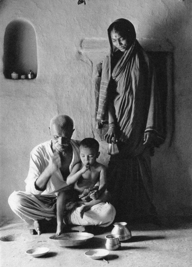 Poona__India__1962_by_Edouard_Boubat.jpg