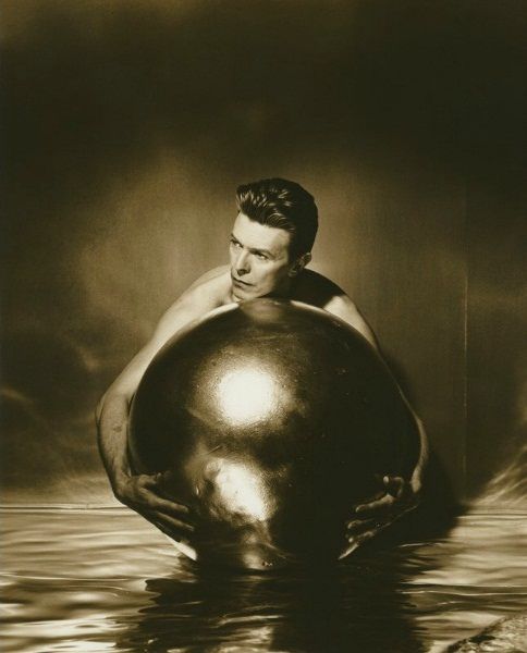 David_Bowie_by_Herb_Ritts..jpg