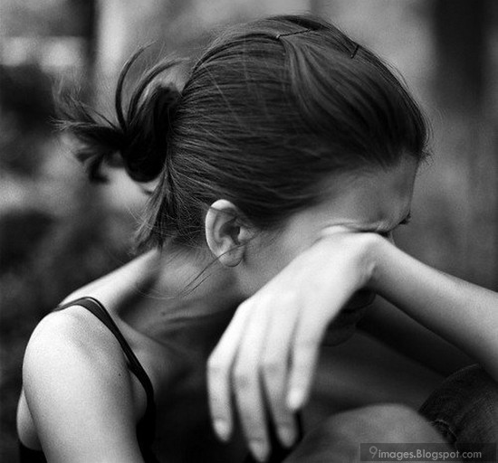 crying_sad_girl_alone.jpg