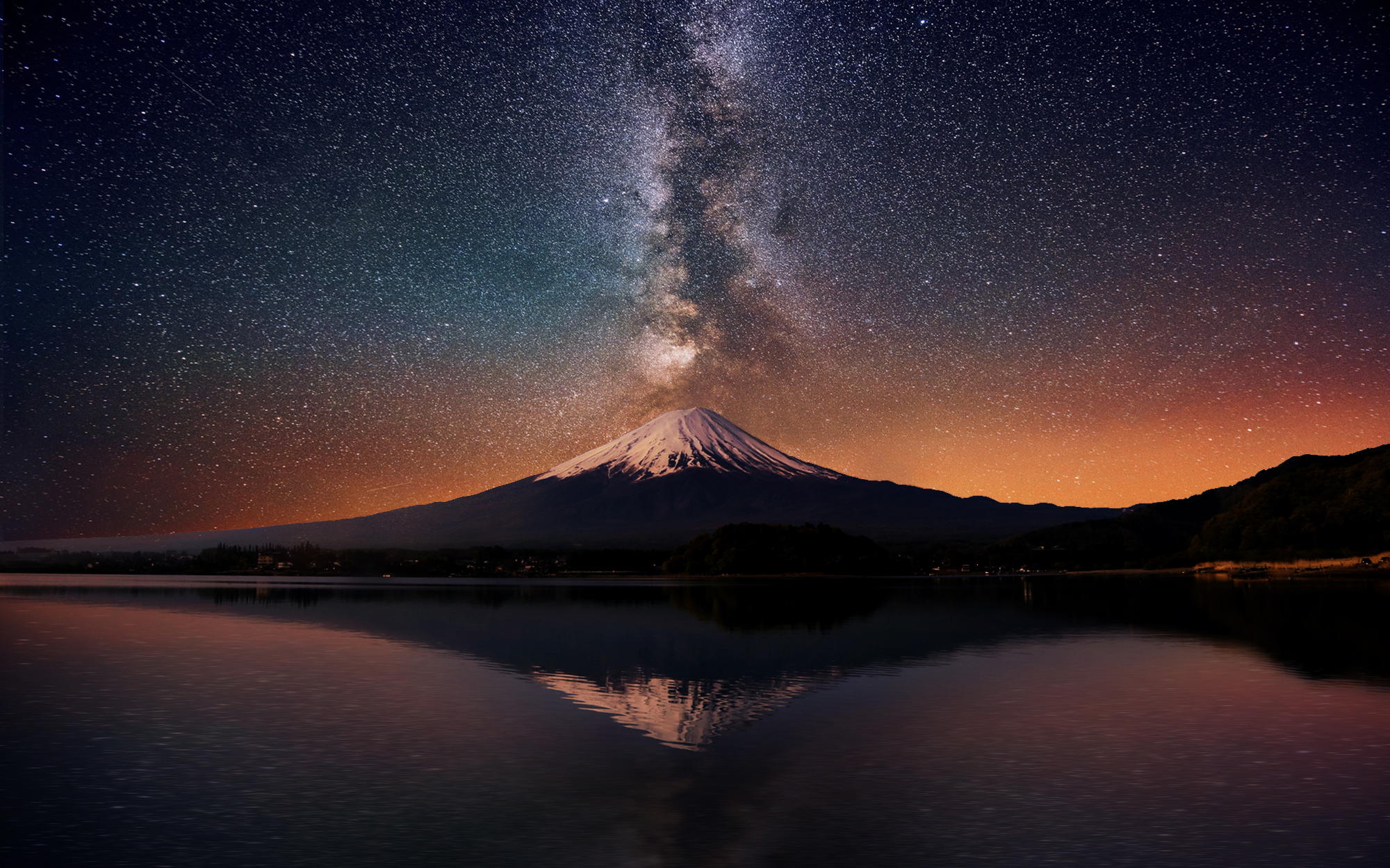 Milky_Way_On_Mount_Fuji.jpg
