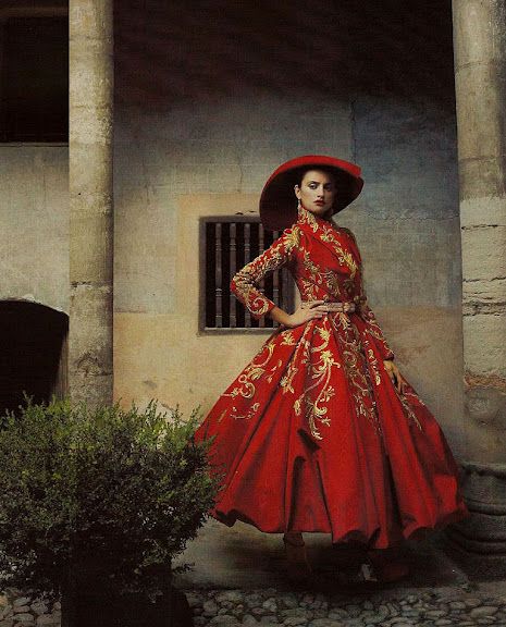 Penelope_Cruz_by_Annie_Leibovitz_for_Vogue_US.jpg