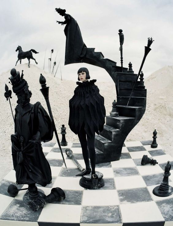 Edie_Campbell_by_Tim_Walker_fore_Vogue_Italia_December_2015.jpg