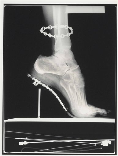 Helmut_Newton__X_ray__French_Vogue__Paris__1994..jpg