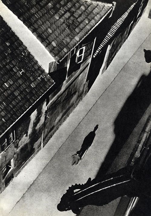 Josef_Sudek___Vik____sk___uli__ka__kolem_1935_From_The_Book___Prazsky_Chodec_Photography_by_Josef_Sudek.jpg