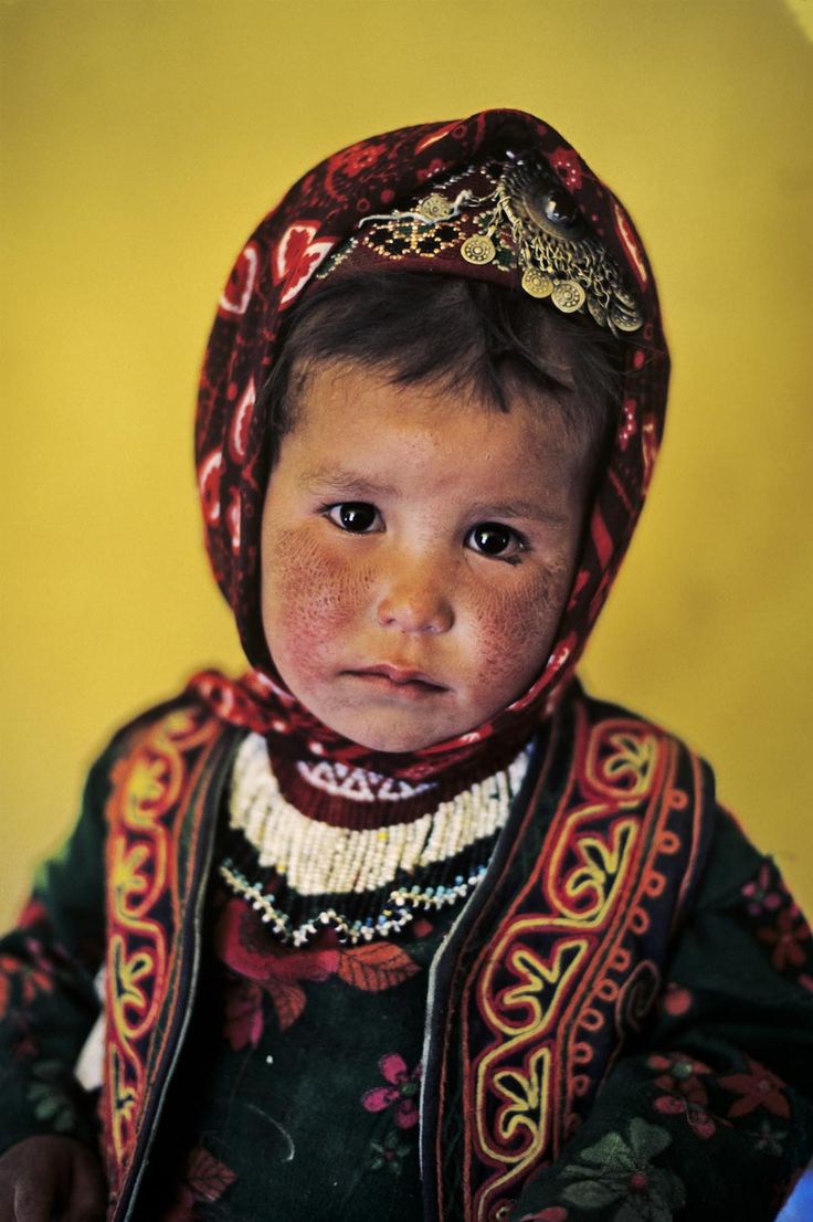 Band_i_Amir_Lake__Afghanistan_Steve_McCurry.jpg
