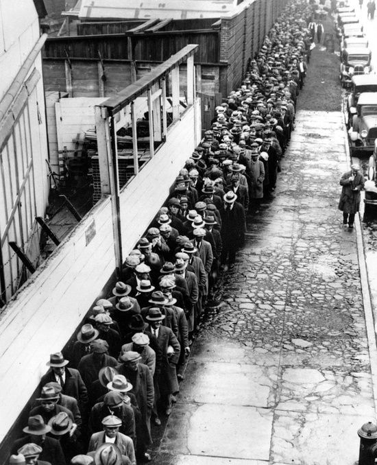 Bread_LIne_1932_by_Dorothea_Lange.jpg