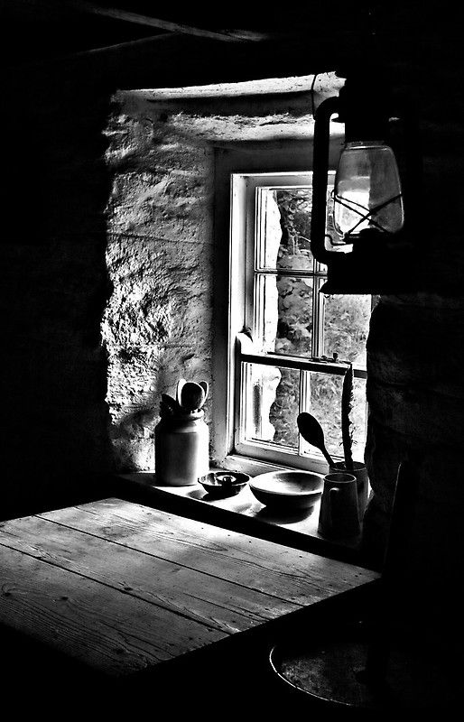 Irish_Cottage_Window.jpg