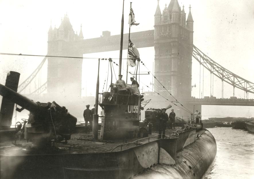 german_u_boat_surrendering_to_the_british_on_the_thames_london.jpg
