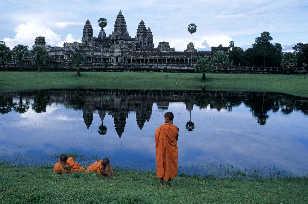 CAMBODIA._Angkor._1999._Angkor_Wat.___Steve_McCurry.jpg